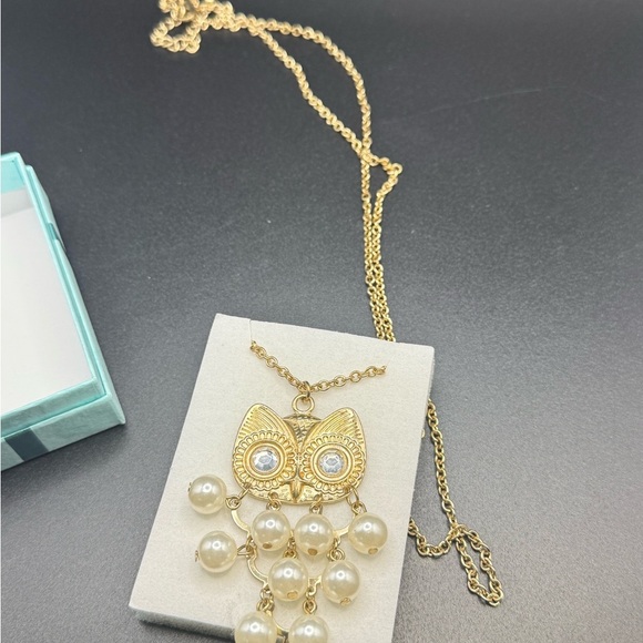 EUC Elegant Gold Owl Pendant Necklace - Picture 5 of 6